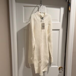 Bardot NWT! Gorgeous Ribbed Knit Mini Dress with beautiful front small slit!